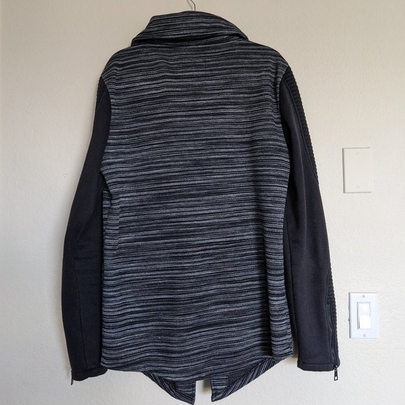 Men Gray-Black Stand-up Collar Sweater / Curvy design - Picture 6 of 9